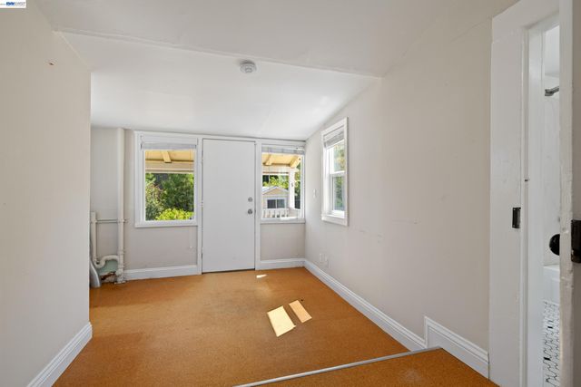 22836 High St, Hayward, CA 94541
