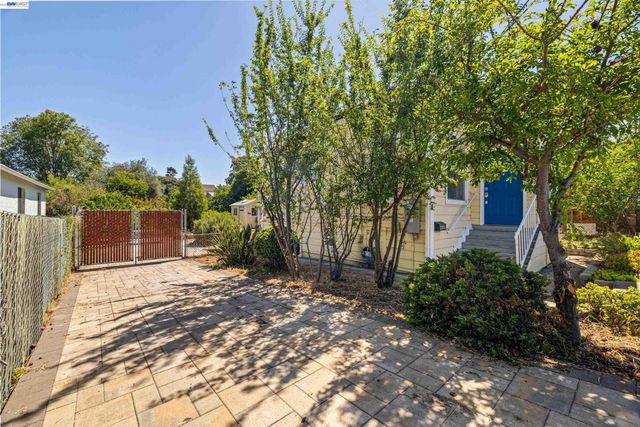 22836 High St, Hayward, CA 94541