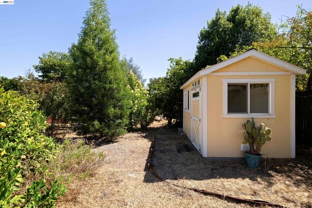 22836 High St, Hayward, CA 94541
