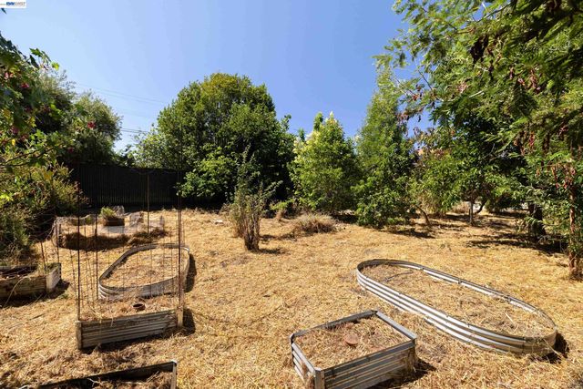 22836 High St, Hayward, CA 94541