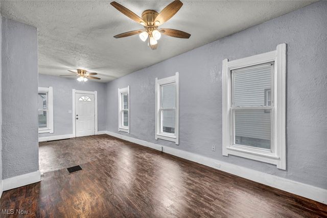 1311 W Erie, Lorain, OH 44052