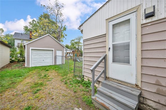 1311 W Erie, Lorain, OH 44052