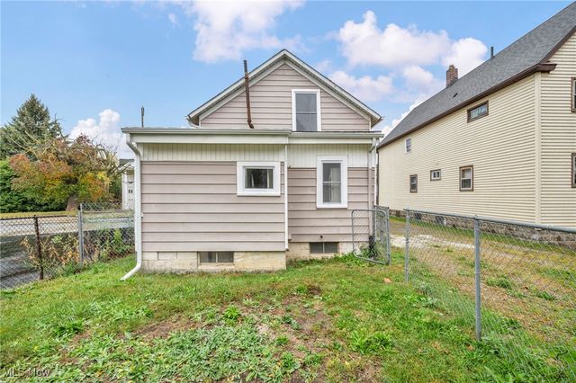 1311 W Erie, Lorain, OH 44052