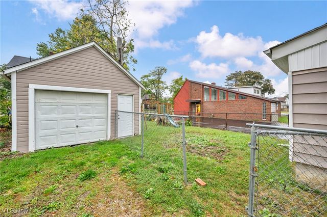 1311 W Erie, Lorain, OH 44052