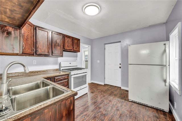 1311 W Erie, Lorain, OH 44052