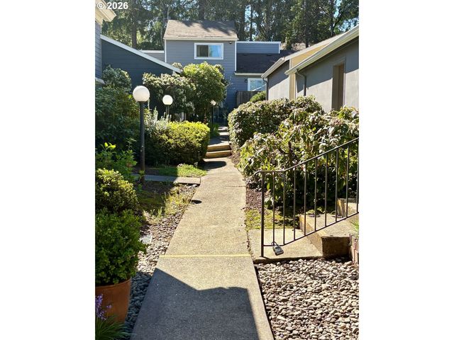 5590 Sw MURRAY Blvd, Beaverton, OR 97005