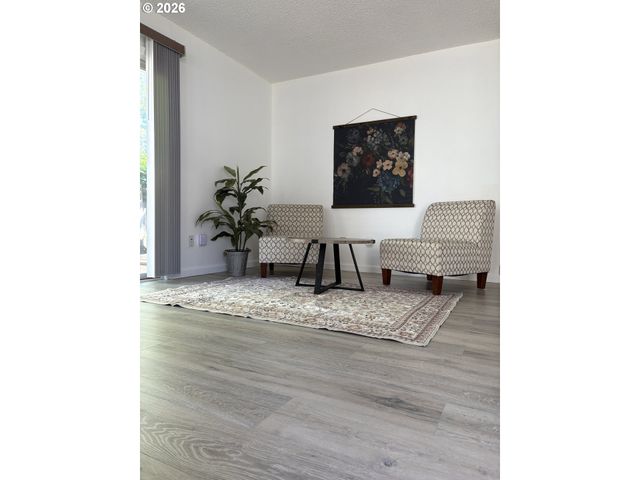 5590 Sw MURRAY Blvd, Beaverton, OR 97005