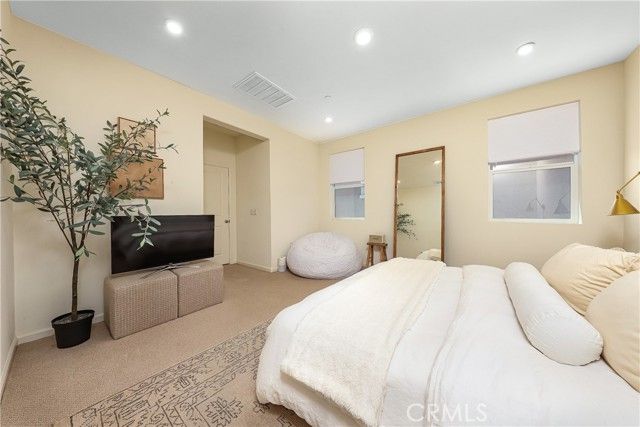 260 Summerville LN, Palmdale, CA 93551