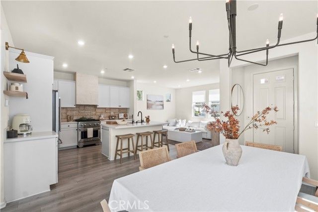 260 Summerville LN, Palmdale, CA 93551