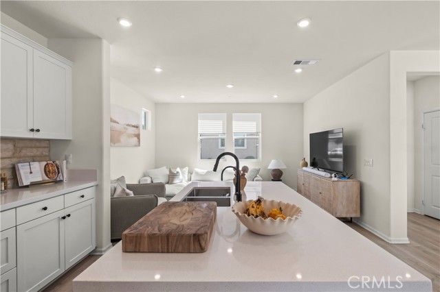 260 Summerville LN, Palmdale, CA 93551