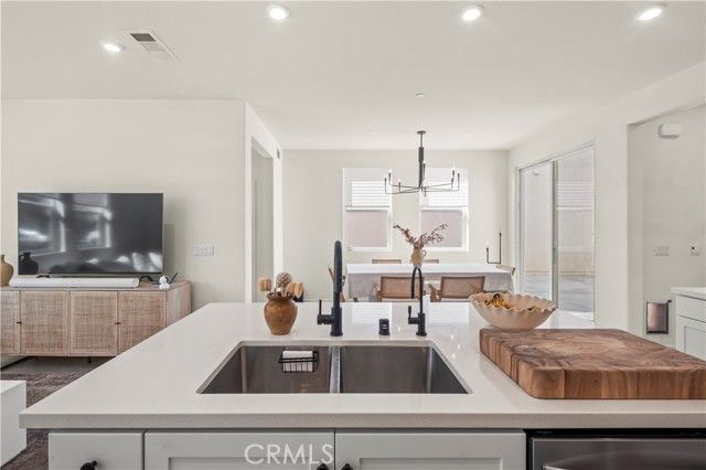 260 Summerville LN, Palmdale, CA 93551