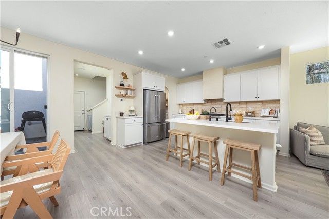 260 Summerville LN, Palmdale, CA 93551