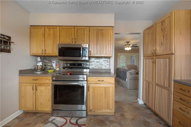 47 Jannette Drive, Poca, WV 25159