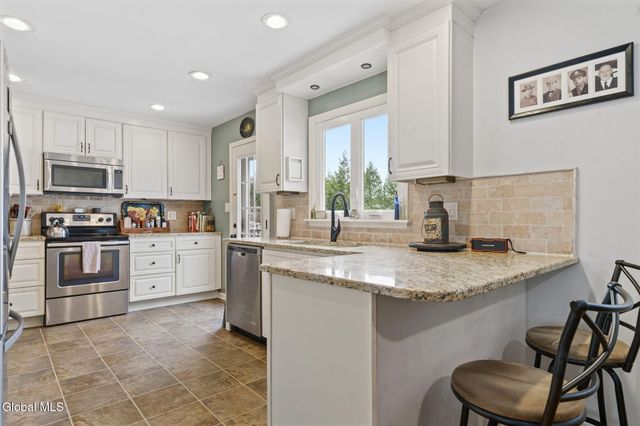 4 Dahlem Boulevard, Schenectady, NY 12309