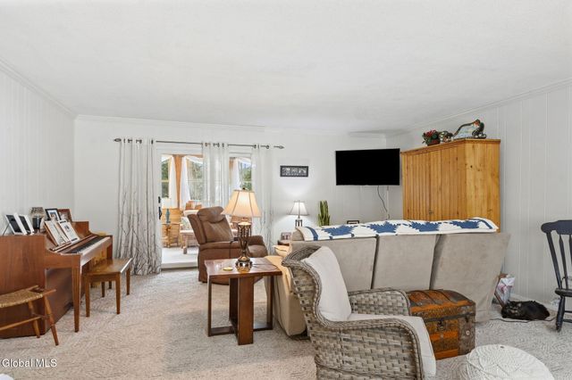 4 Dahlem Boulevard, Schenectady, NY 12309