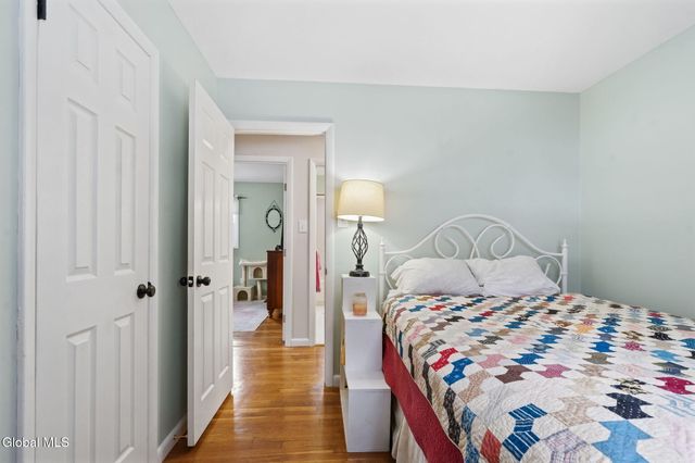 4 Dahlem Boulevard, Schenectady, NY 12309