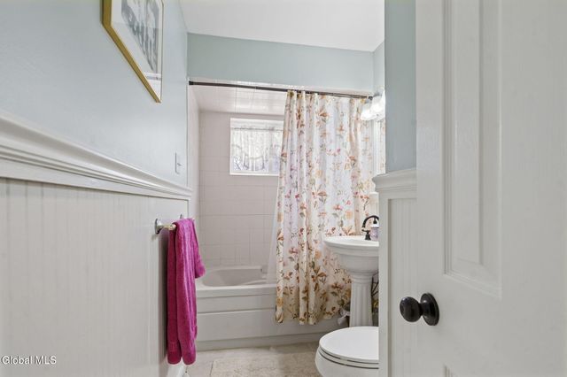 4 Dahlem Boulevard, Schenectady, NY 12309