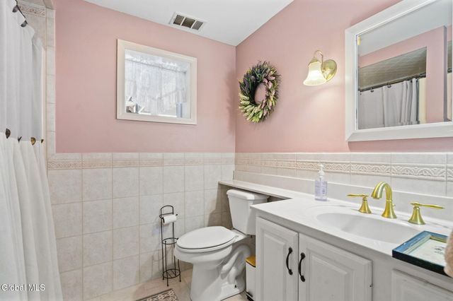 4 Dahlem Boulevard, Schenectady, NY 12309