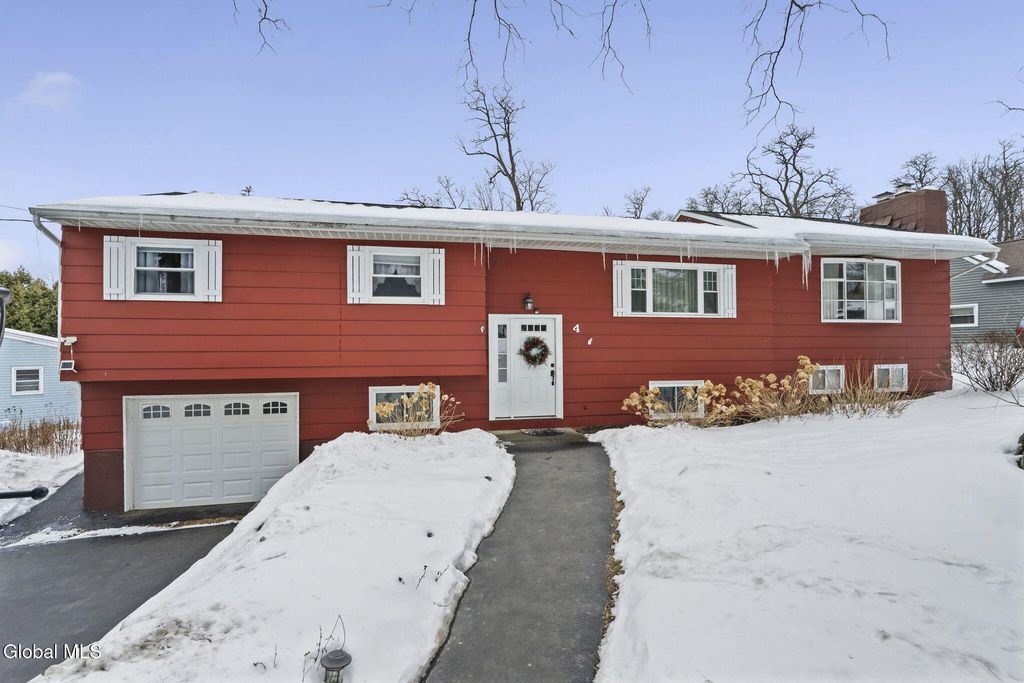 4 Dahlem Boulevard, Schenectady, NY 12309