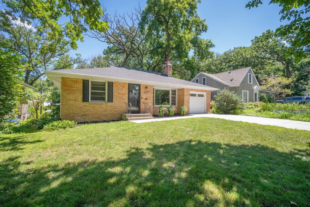 4271 Wooddale Avenue S, Saint Louis Park, MN 55416