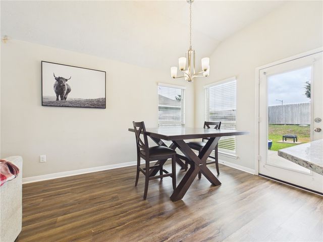 2729 Porters Way, Bryan, TX 77803