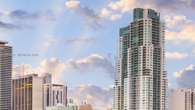 253 NE 2nd St 215, Miami, FL 33132