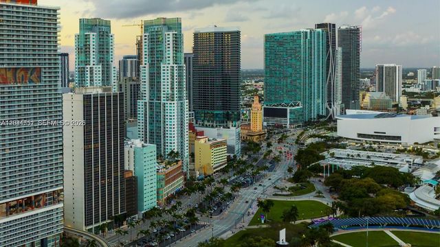 253 NE 2nd St 215, Miami, FL 33132