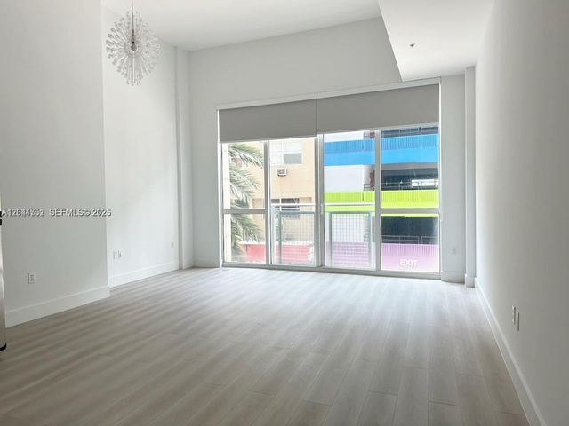 253 NE 2nd St 215, Miami, FL 33132