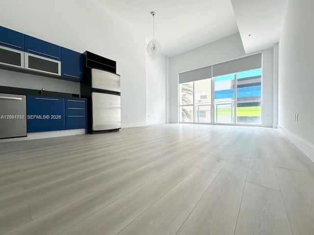 253 NE 2nd St 215, Miami, FL 33132