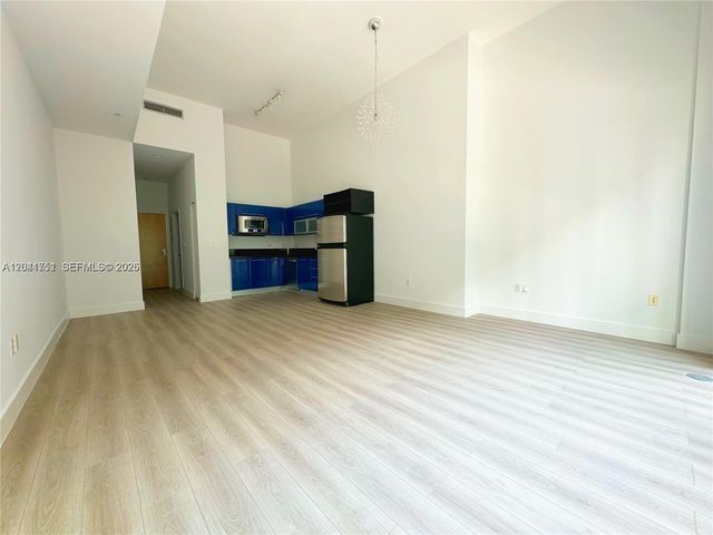253 NE 2nd St 215, Miami, FL 33132