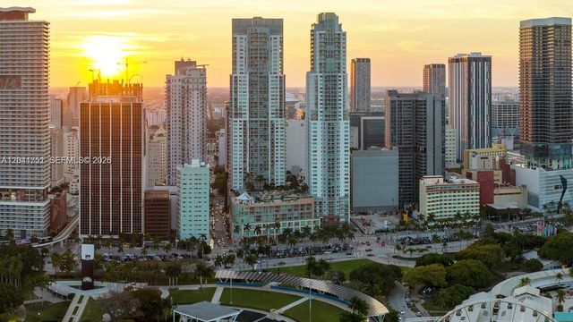 253 NE 2nd St 215, Miami, FL 33132