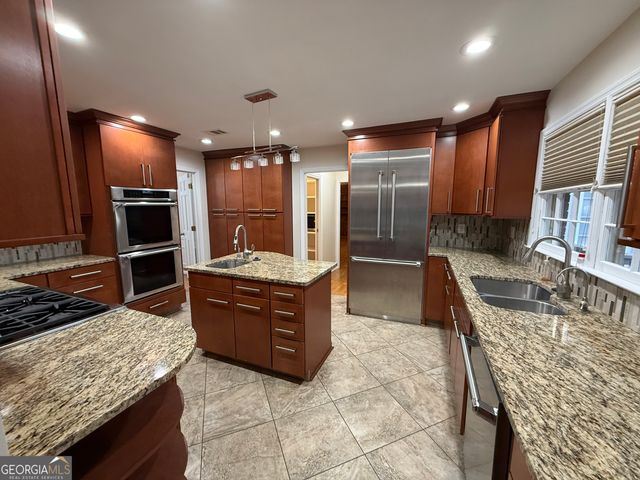 355 Dix Lee On Drive, Fayetteville, GA 30214