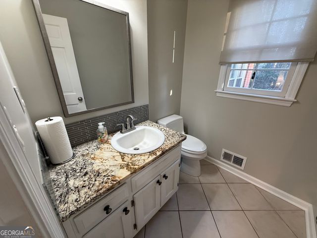 355 Dix Lee On Drive, Fayetteville, GA 30214