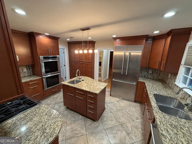 355 Dix Lee On Drive, Fayetteville, GA 30214