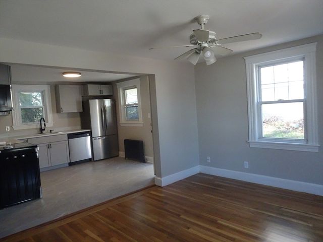 26 Hobson St, Methuen, MA 01844