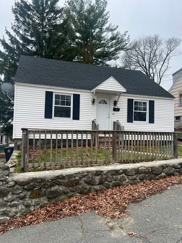 26 Hobson St, Methuen, MA 01844