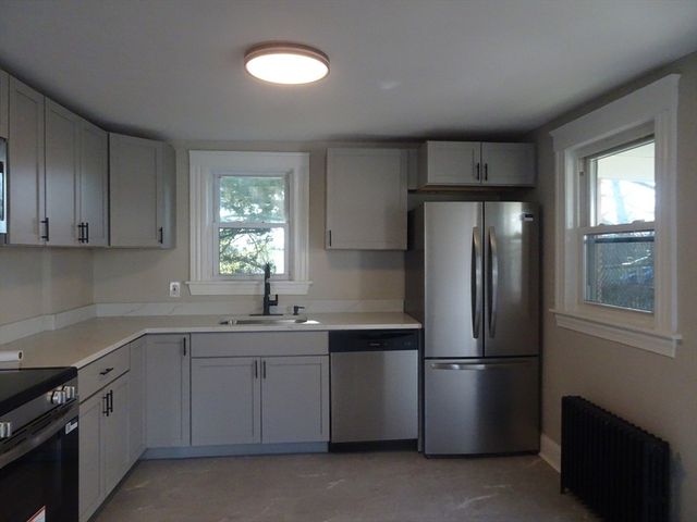 26 Hobson St, Methuen, MA 01844