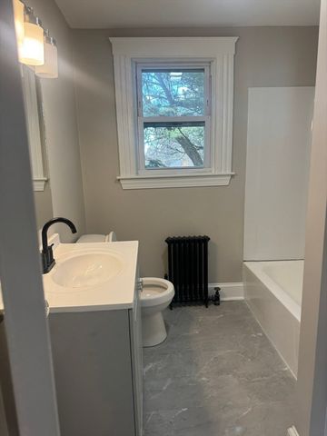 26 Hobson St, Methuen, MA 01844