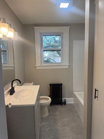 26 Hobson St, Methuen, MA 01844