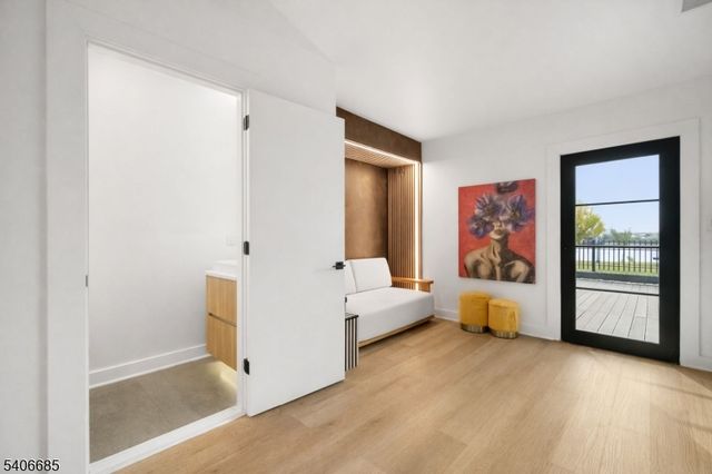 6 Harbor Front Ter 6, Elizabeth City, NJ 07206