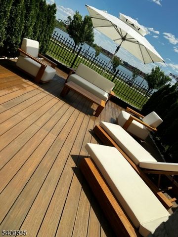 6 Harbor Front Ter 6, Elizabeth City, NJ 07206