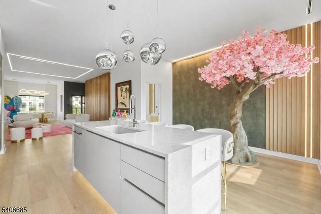 6 Harbor Front Ter 6, Elizabeth City, NJ 07206