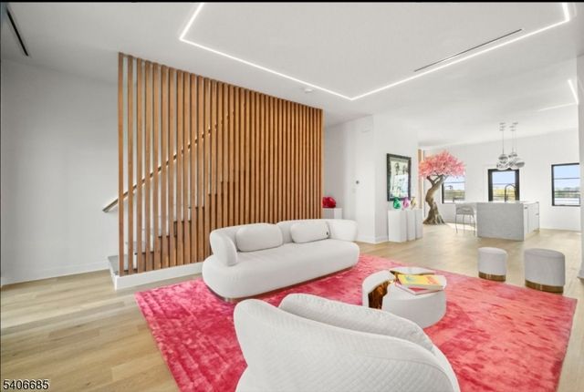 6 Harbor Front Ter 6, Elizabeth City, NJ 07206