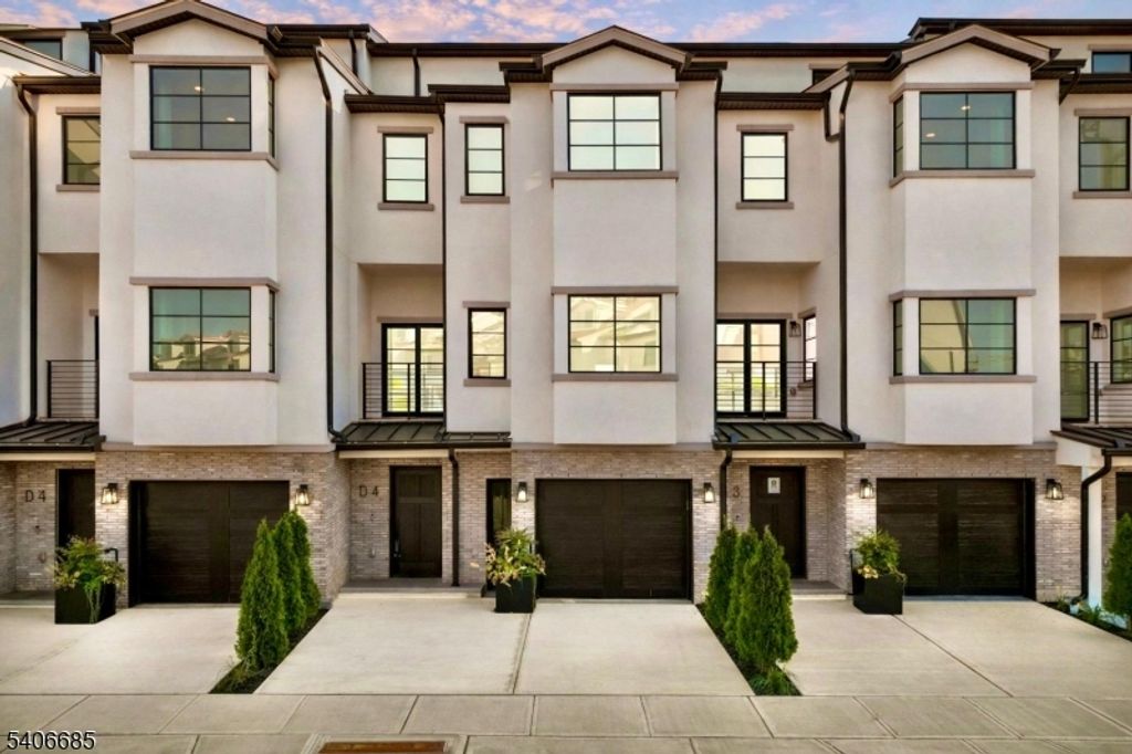 6 Harbor Front Ter 6, Elizabeth City, NJ 07206