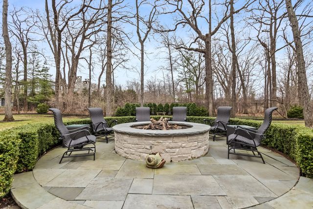 575 Stable Lane, Lake Forest, IL 60045