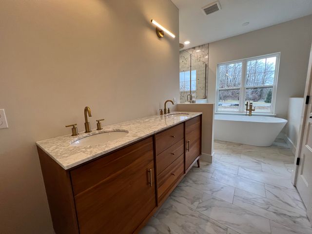 9412 Grand Summit Drive, Fenton, MI 48430