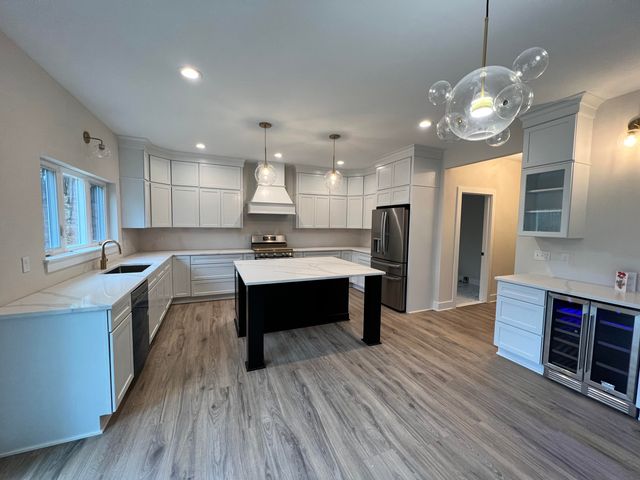9412 Grand Summit Drive, Fenton, MI 48430