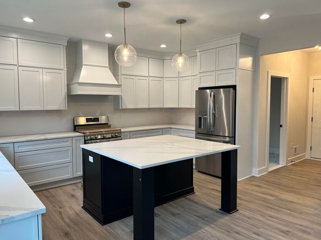 9412 Grand Summit Drive, Fenton, MI 48430