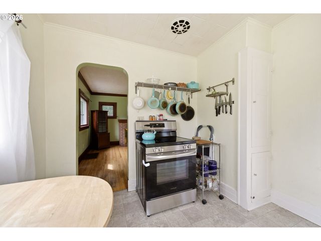 7135 Se GLADSTONE St, Portland, OR 97206