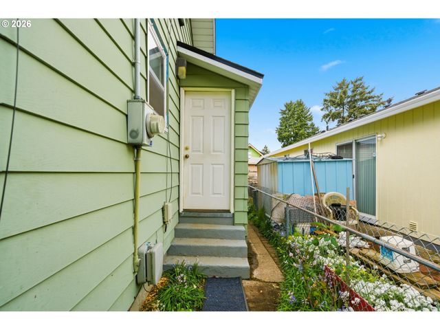 7135 Se GLADSTONE St, Portland, OR 97206